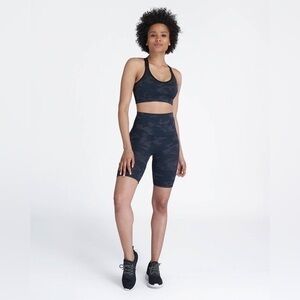 SPANX Women's Look at me Now Seamless Bike Shorts Black Camo Leggings Small